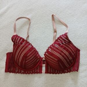 Sz.34B Womens Victoria Secret Lined Plunge Bra